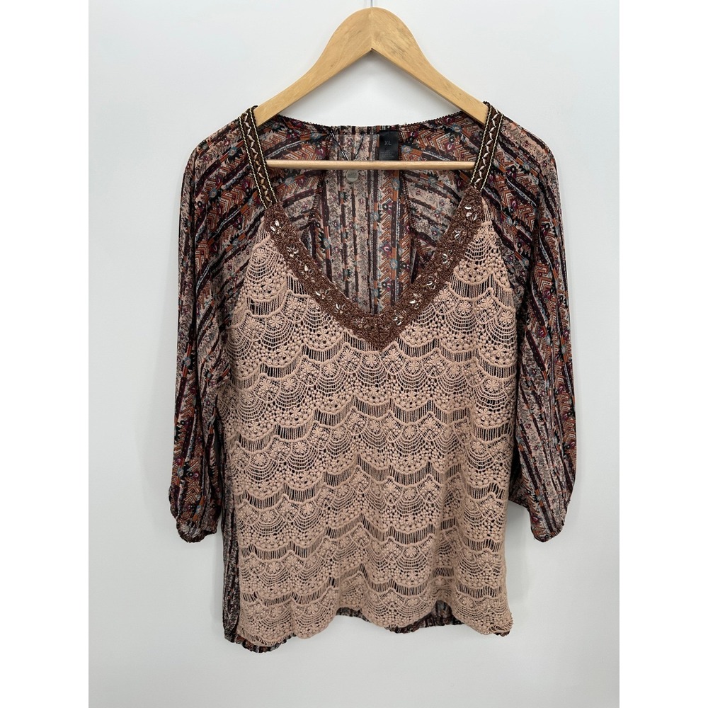 BKE Boutique Women XL Boho Crochet Lace Tribal Print Embellished Festival Top